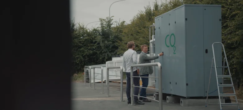De Yukon en de gas cooler werden buiten geplaatst.