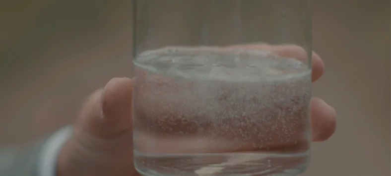 CO2, dat zijn de bubbels in spuitwater. Duurzaam en overal aanwezig.