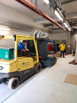 Grâce à sa taille compacte, la chaudière à gaz peut être introduite par la plupart des portes.