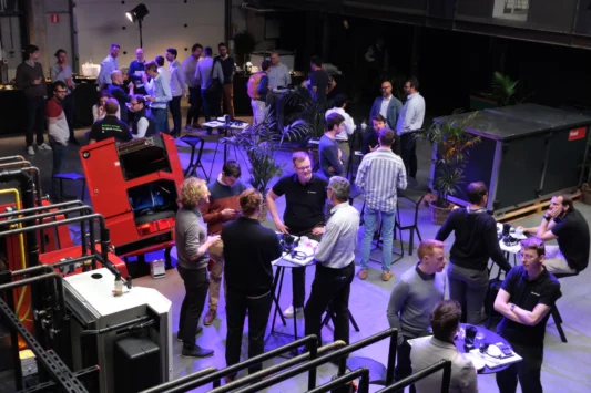 Les invités en train de déjeuner dans notre centre de compétence.